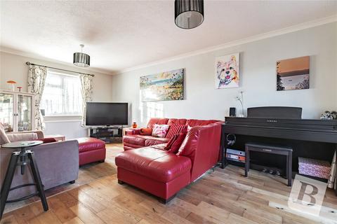 4 Deirdre Close, Wickford, SS12 0AZ