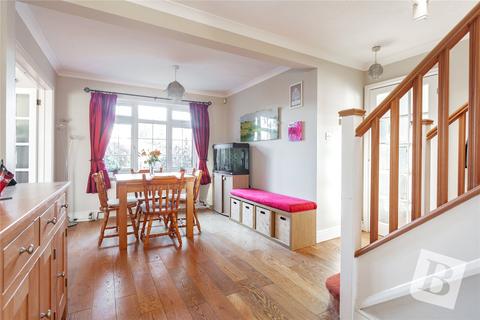 4 Deirdre Close, Wickford, SS12 0AZ