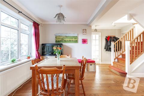 4 Deirdre Close, Wickford, SS12 0AZ