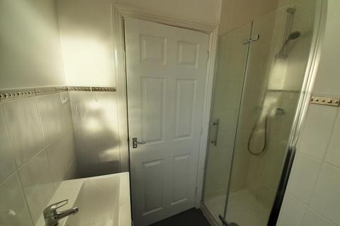 1 bedroom in a house share to rent, Room 1, WF6