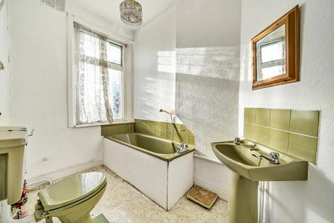 First Floor Flat, 40 Adelaide Avenue, London, SE4 1YR