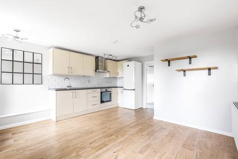 16 Carters Walk, Farnham, GU9 9AY