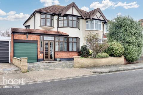 3 bedroom semi-detached house for sale, Rosemary Avenue, Romford, RM1