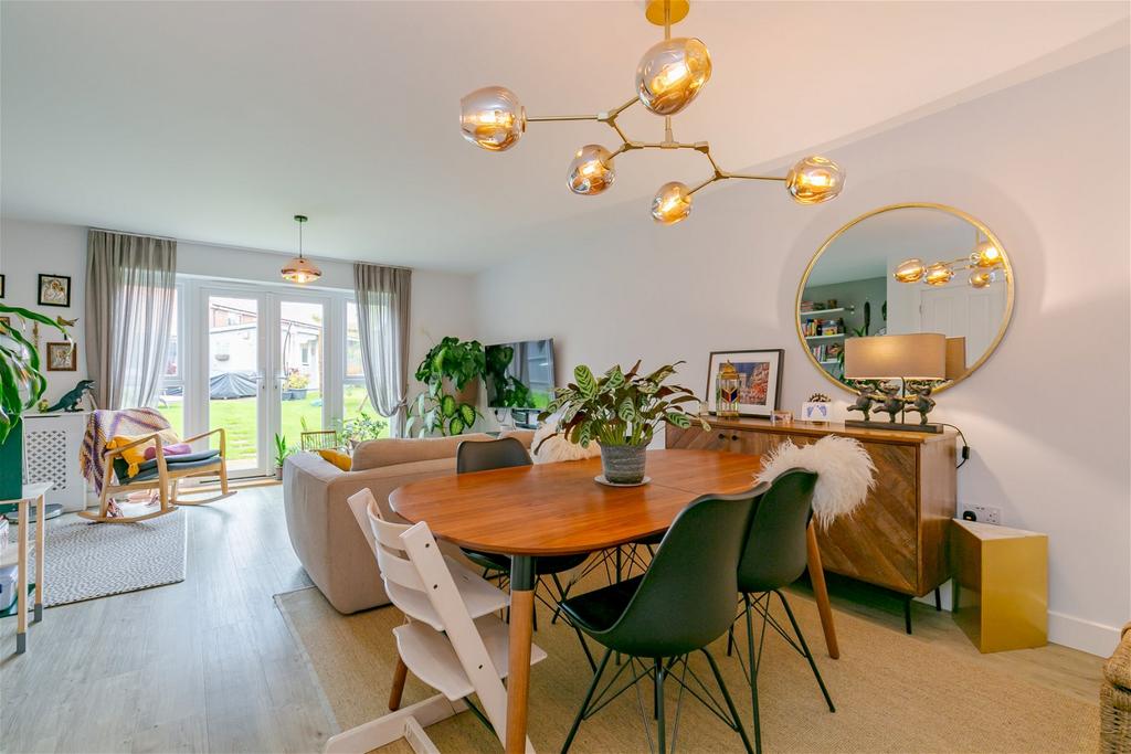 Longhurst Avenue, Cranleigh GU6 3 bed semidetached house for sale £