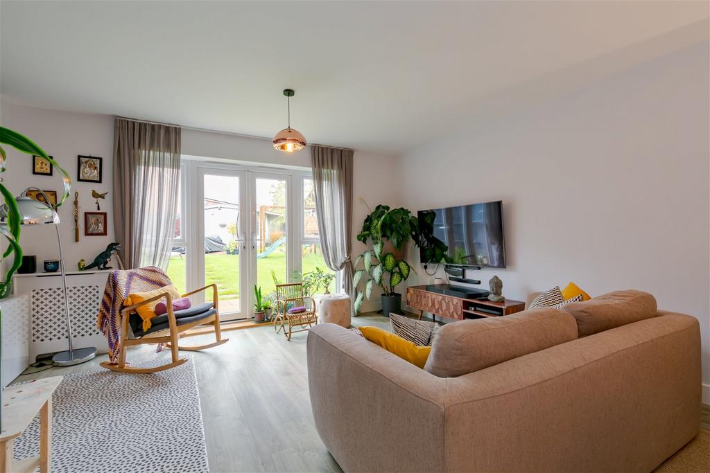 Longhurst Avenue, Cranleigh GU6 3 bed semidetached house for sale £