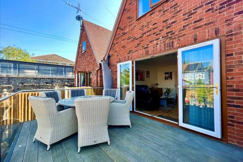 3 bedroom detached house for sale, Leigh on Sea SS9