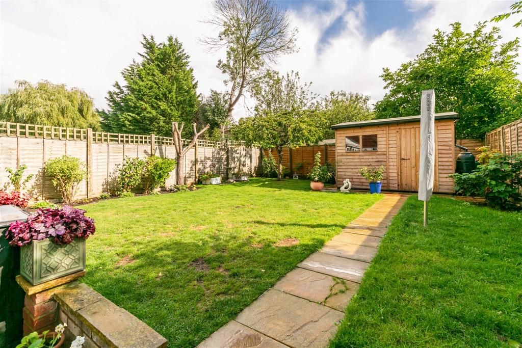 Glendale Drive, Burpham 3 bed semidetached house for sale £675,000