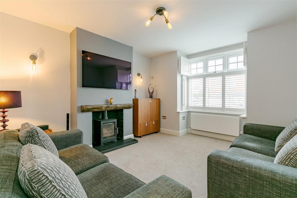 Down Road, Guildford, GU1 3 bed semidetached house for sale £637,000