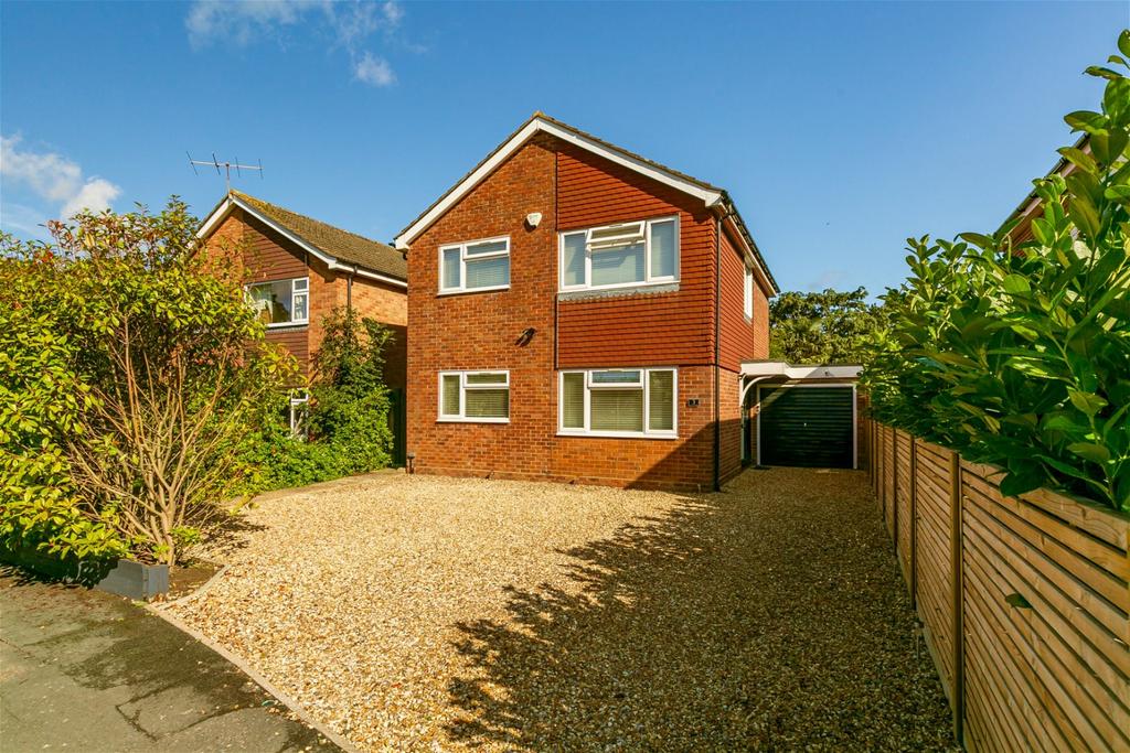 Napier Gardens, Boxgrove 4 bed detached house for sale £800,000