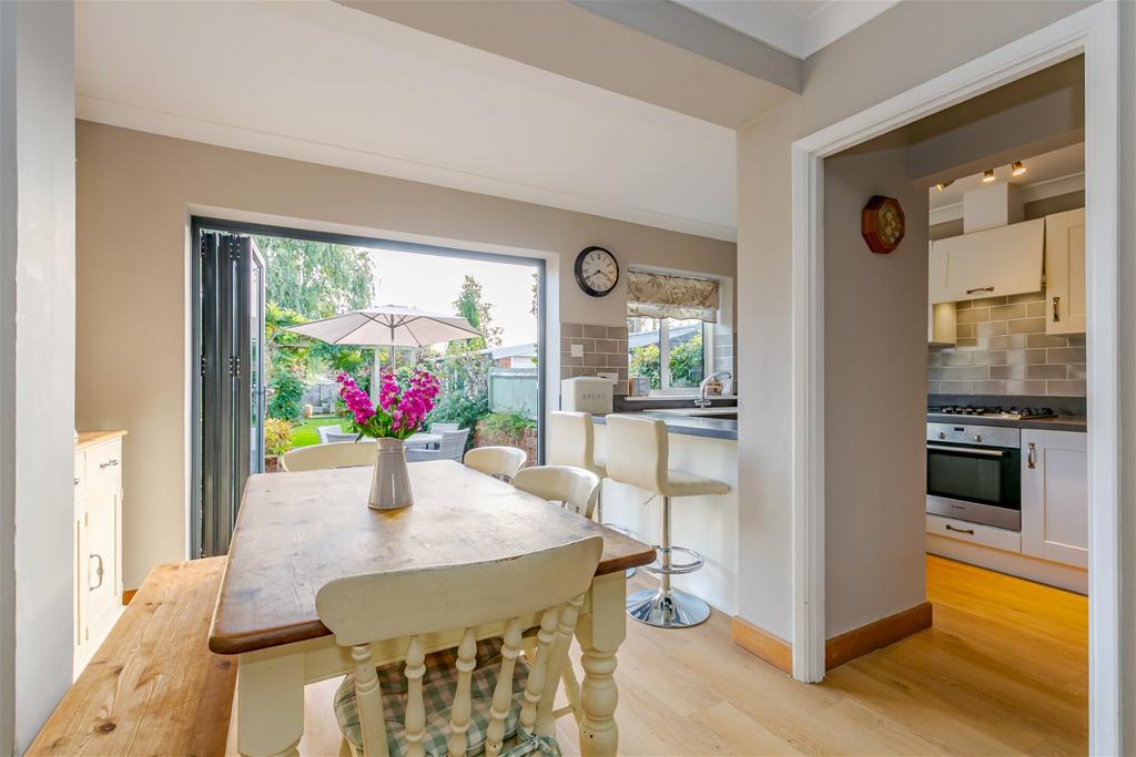 Sweetwater Lane, Shamley Green, Guildford, GU5 0UP 3 bed semidetached