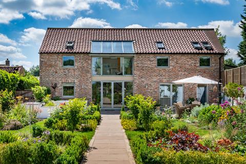 3 bedroom detached house for sale - The Dovecote, Flawith, York, YO61 1SF