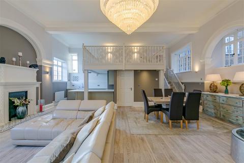 1 bedroom apartment for sale, Portsmouth Road, Guildford, GU2