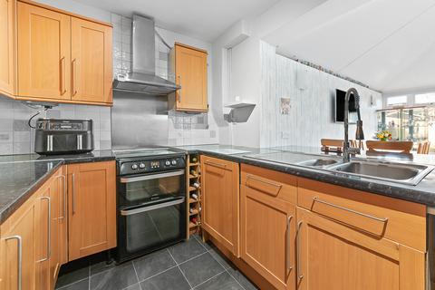 46 Read Road, Ashtead, KT21 2HS