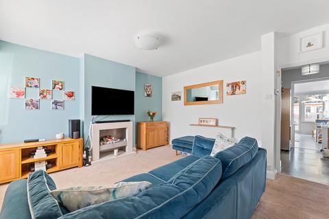 46 Read Road, Ashtead, KT21 2HS