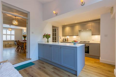 2 bedroom terraced house for sale, Martyr Road, Guildford, GU1