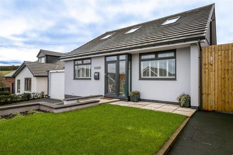 3 bedroom detached house for sale, Broadgate, Dobcross, Saddleworth