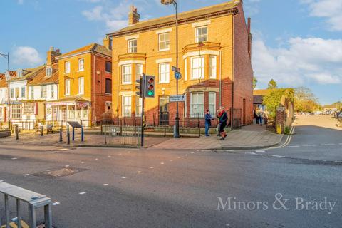 Office to rent, Market Place, Dereham, NR19