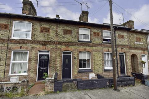 2 bedroom terraced house to rent, Morten Road, Colchester, Essex, CO1