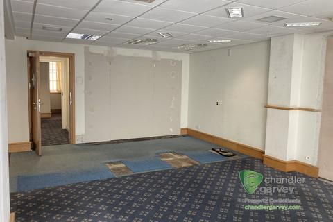 Retail property (high street) to rent, Aylesbury HP20