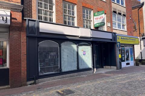 Retail property (high street) to rent - Aylesbury HP20