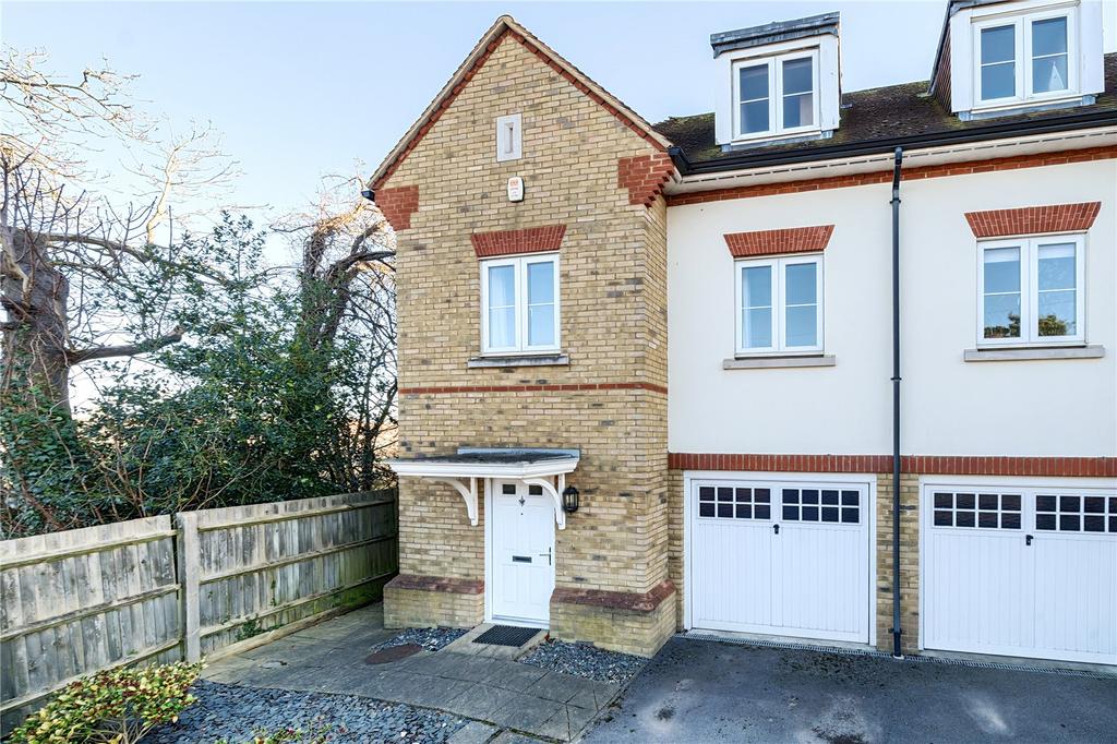 Rydens Road, WaltonOnThames, KT12 4 bed semidetached house for sale