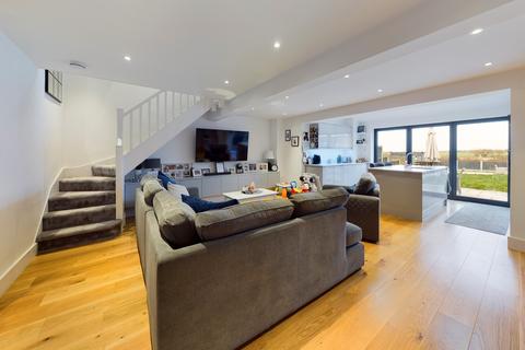 24 Abraham Drive, Silver End, Witham, CM8 3SP