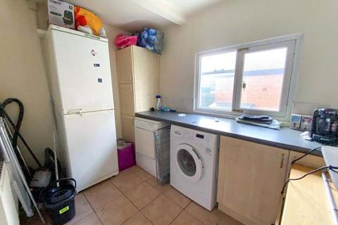 3 bedroom semi-detached house to rent, Waller Avenue, Manchester, Greater Manchester, M14