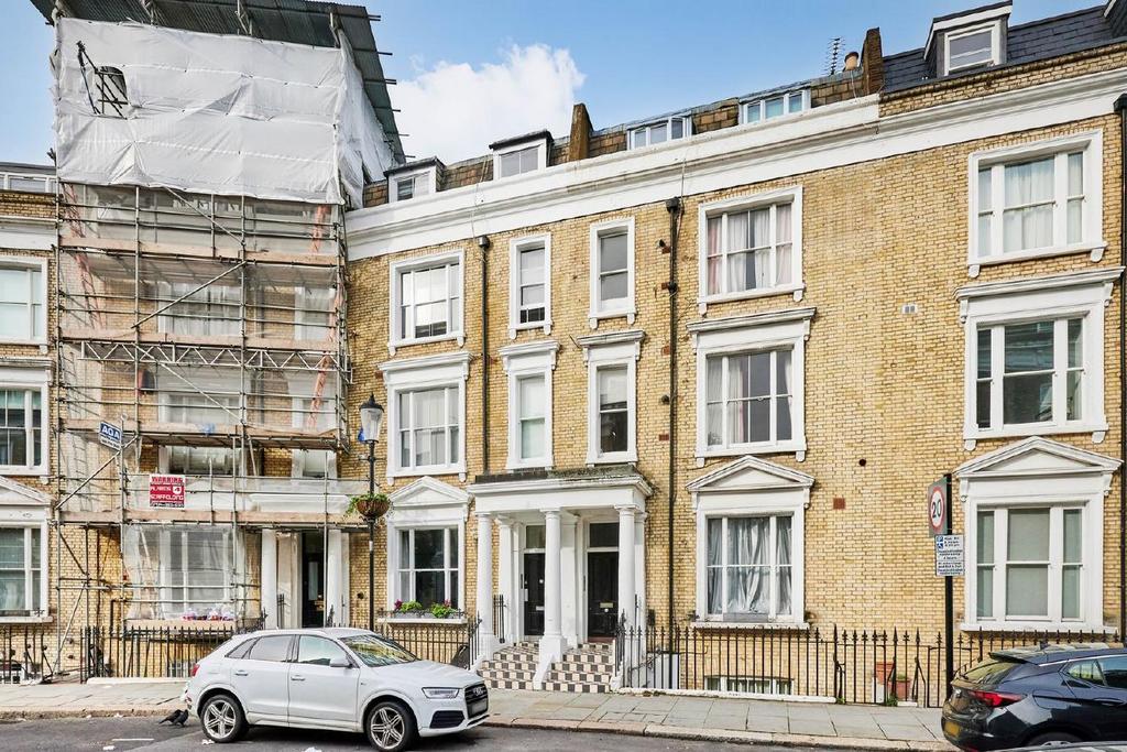 Eardley Crescent, Earls Court 2 bed flat - £950,000