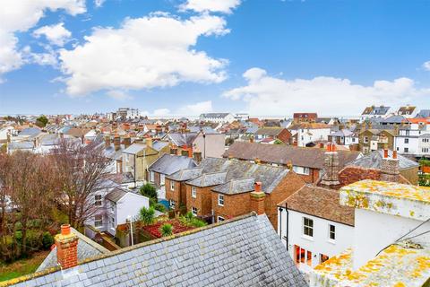 Houses for sale in Deal Town Centre