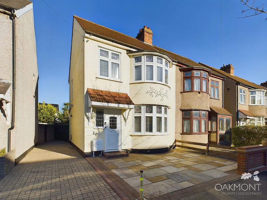 Hillview Avenue, Hornchurch 3 bed semidetached house for sale £500,000
