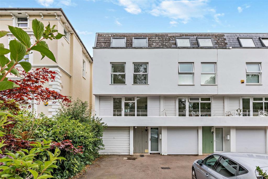 Albert Road, Cheltenham... 4 bed end of terrace house for sale £575,000