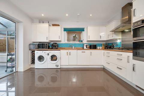 1 Bracken Close, Barleythorpe, Oakham, LE15 7UE