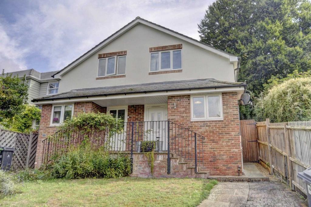 Marlow Bottom, Marlow SL7 2 bed semidetached house for sale £475,000