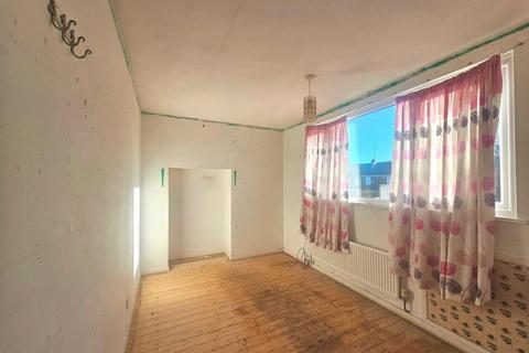 10 Lockwood Close, Northampton, NN2 7SS