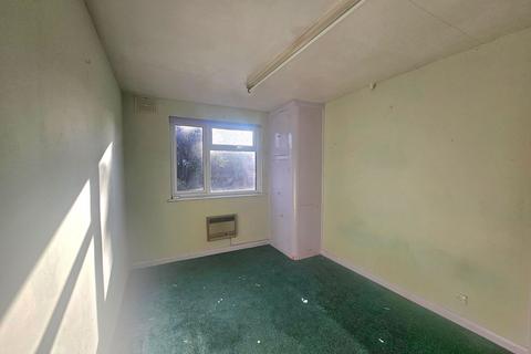 10 Lockwood Close, Northampton, NN2 7SS