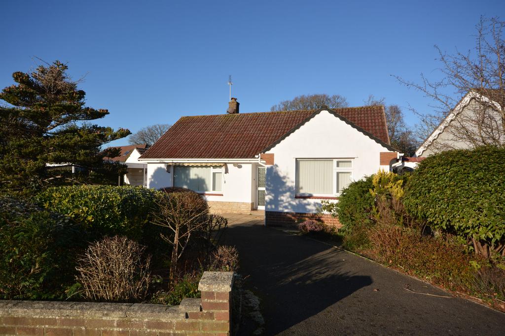 Fontmell Road, Broadstone BH18 3 bed detached bungalow for sale £460,000