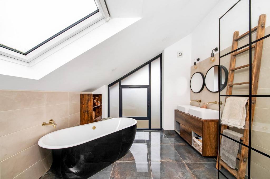 En suite bathroom