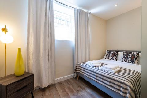 Studio to rent, Devonshire Terrace, Paddington, London, W2