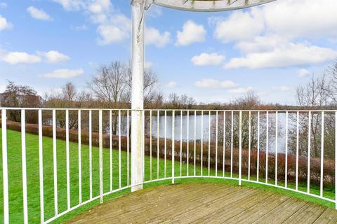 2 bedroom apartment for sale, The Lakes, Larkfield, Kent