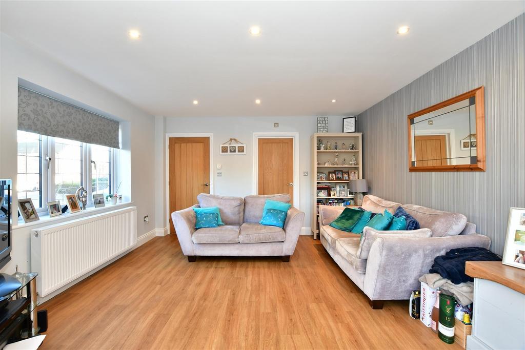 Thrift Green, Brentwood, Essex 2 bed end of terrace house for sale £