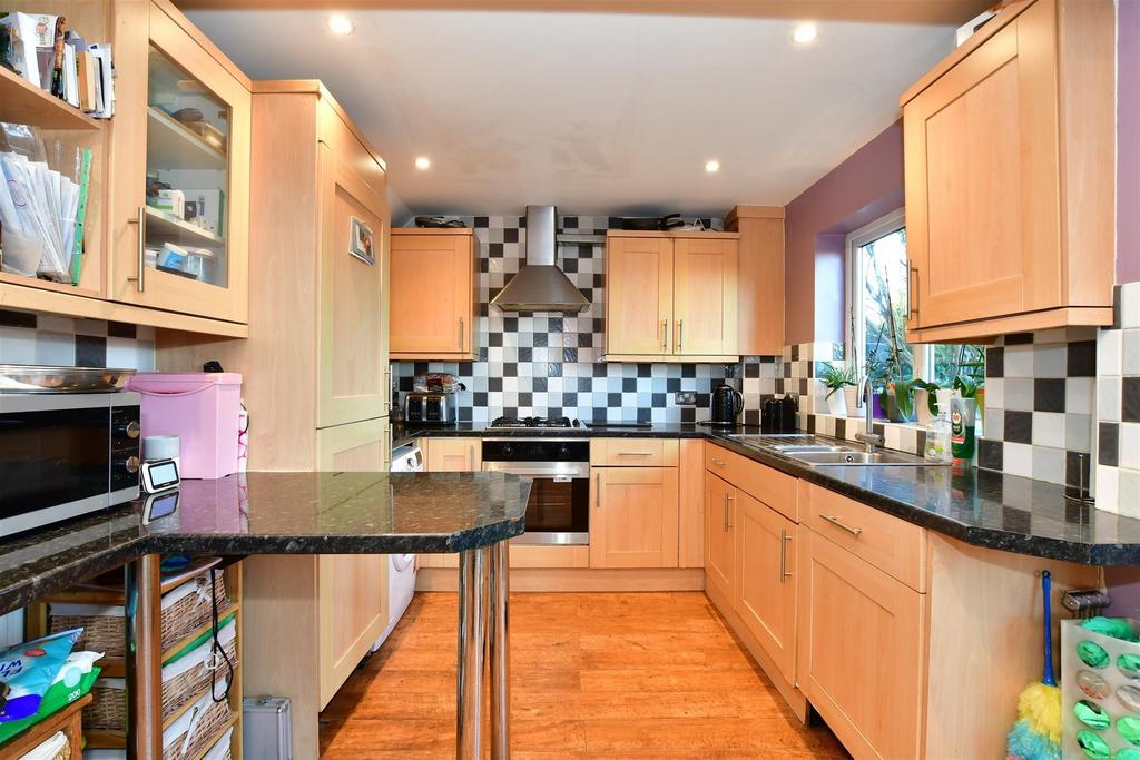 Paprills, Basildon, Essex 3 bed terraced house for sale £350,000