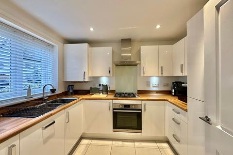 3 bedroom semi-detached house to rent, Simford Way, Milton Keynes MK8