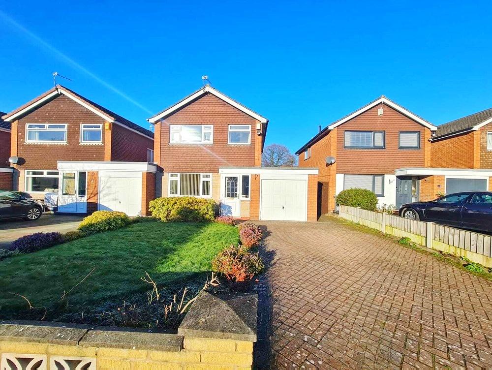 Stoneleigh Avenue, Sale, M33 4 bed detached house for sale £500,000