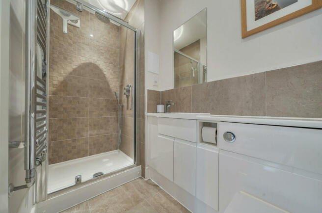 En-Suite Bathroom