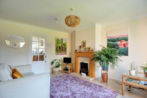 12 Gravett Close, Henley-on-thames, RG9 1XW