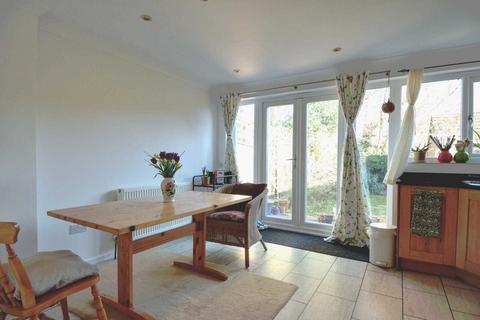 12 Gravett Close, Henley-on-thames, RG9 1XW