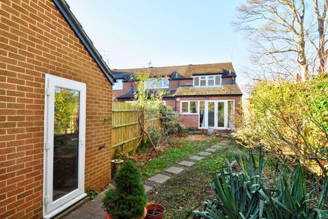 12 Gravett Close, Henley-on-thames, RG9 1XW