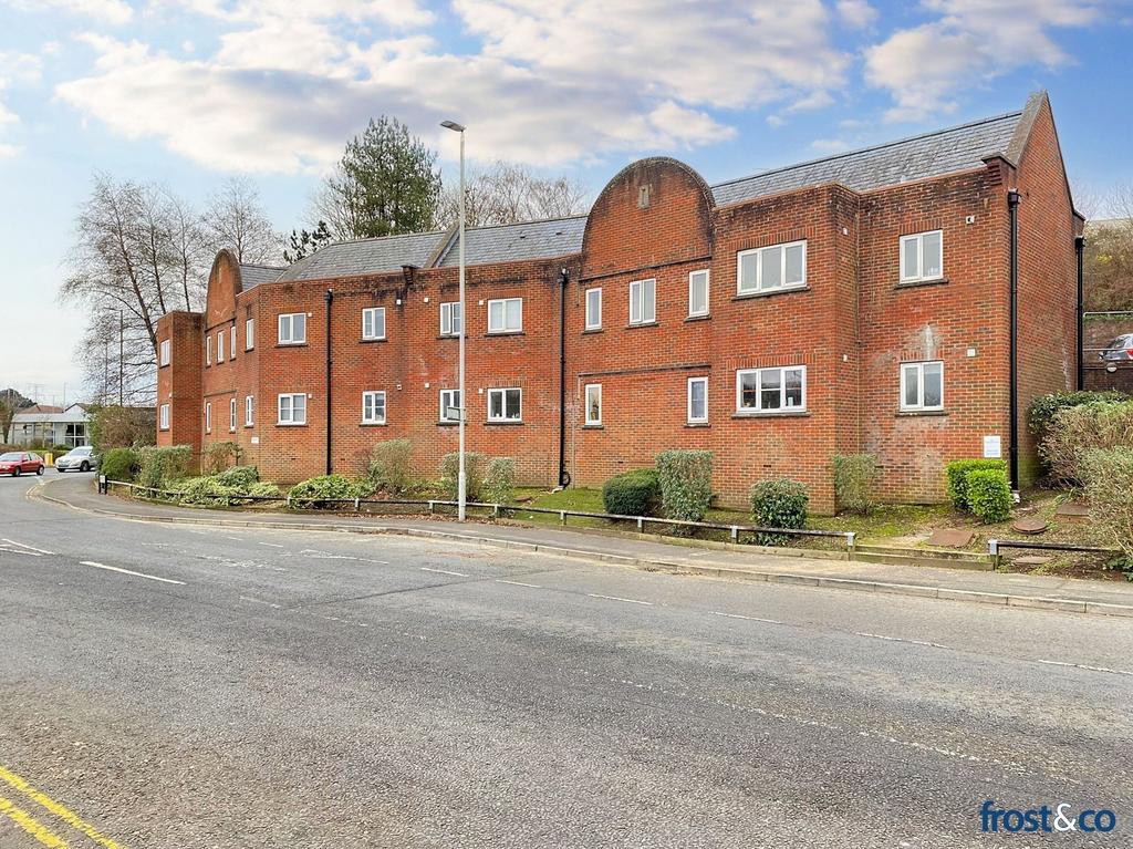 Bloxworth Road, Parkstone, Poole, Dorset, BH12 2 bed apartment for sale