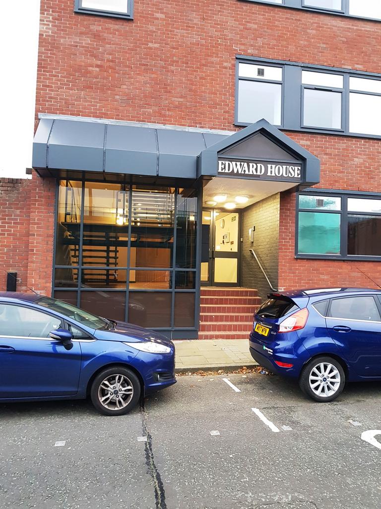 Edward Street, Stockport, SK1 2 bed apartment £995 pcm (£230 pw)