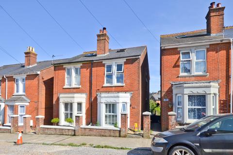 4 bedroom semi-detached house to rent, Cowes, Isle of Wight PO31